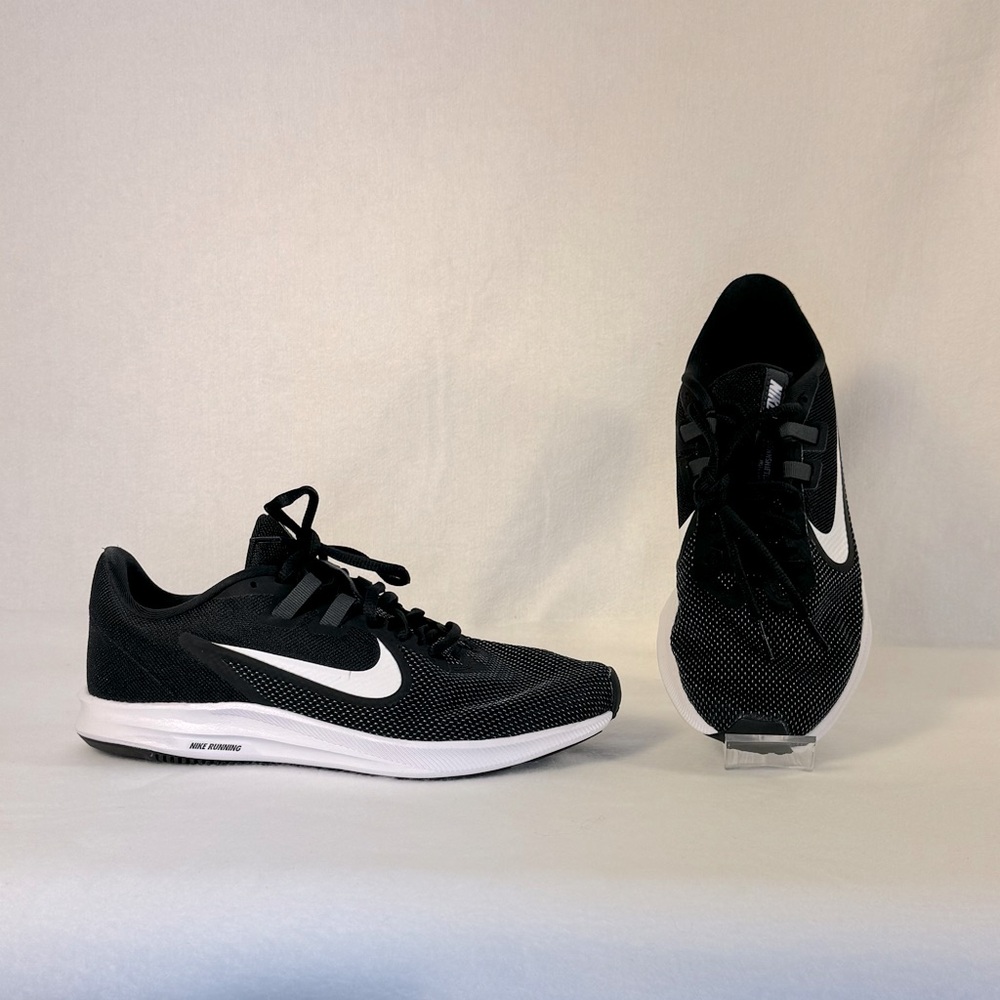 Women’s Nike sneakers size 9